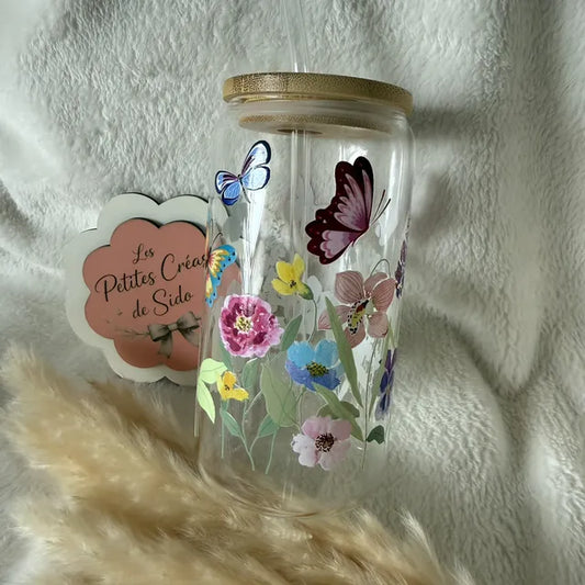 Verre fleuri papillon